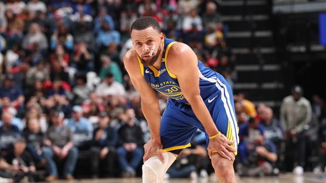 【2025年04月02日 勇士vs灰熊集锦】库里半场狂轰32分！三分10中8外加7篮板5助攻统治全场