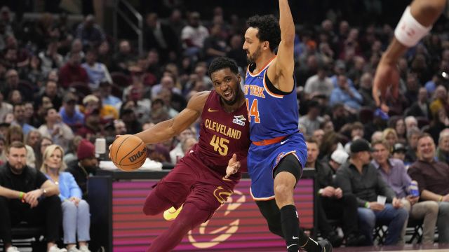 【2025年04月03日 尼克斯vs骑士集锦】尼克斯105-124骑士 骑士多点开花全队六人上双击败尼克斯