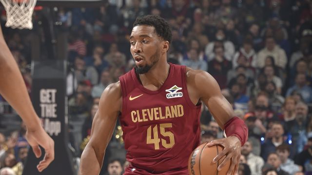 【2025年04月03日 尼克斯vs骑士集锦】尼克斯vs骑士精彩集锦 骑士多点开花全队六人上双击败尼克斯