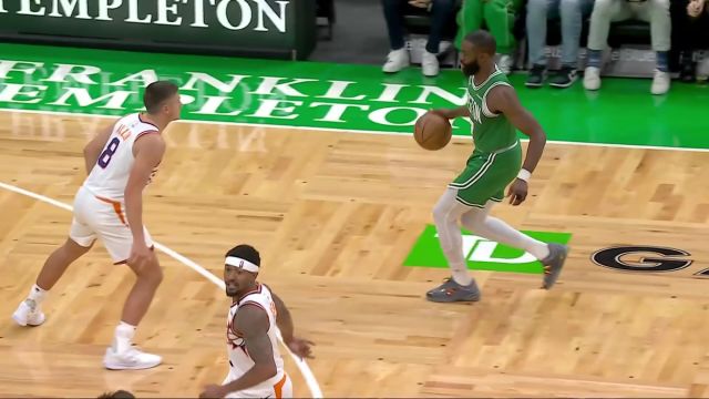 【2025年04月05日 太阳vs凯尔特人集锦】犯规都拦不住！布朗推土机式突破无惧干扰哨响球进