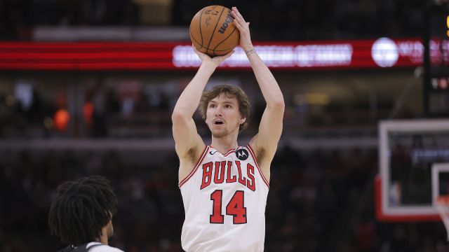 【2025年04月05日 开拓者vs公牛集锦】开拓者vs公牛精彩集锦 怀特联手武切维奇合砍62分轻取开拓者