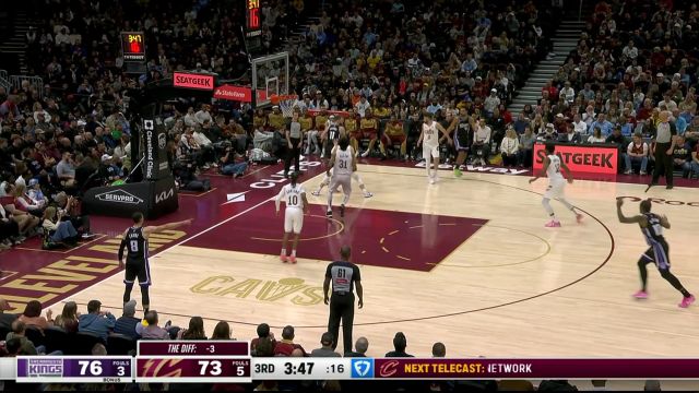 【2025年04月07日 国王vs骑士集锦】德罗赞突破分球 拉文底角出手三分穿针