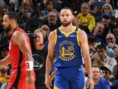 NBA常规赛：库里10中1里程悲！勇士跌西部第6：5连胜遭火箭终结