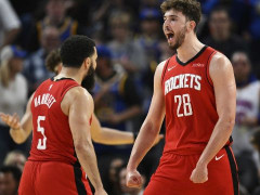 造追梦T+一级恶意：申京19+14成火箭胜负手 官方庆祝锁西区前四