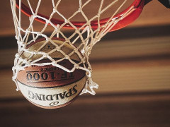 CBA季后赛：新疆vs南京视频直播在线（4月7日）林葳能否延续状态率队逆袭？