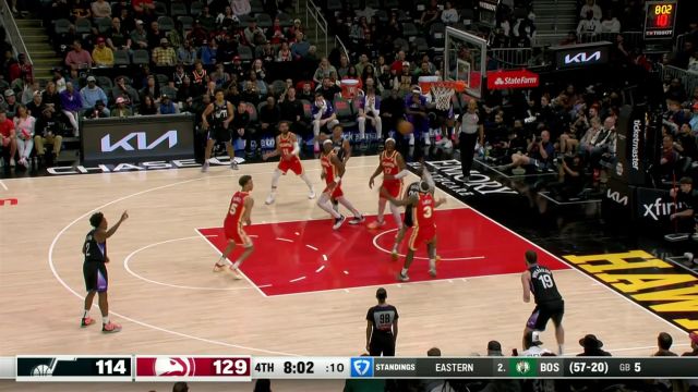 【2025年04月07日 爵士vs老鹰集锦】特雷杨不看人传球技惊四座 曼恩机敏补扣将球砸入篮筐