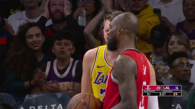 【2025年04月12日 火箭vs湖人集锦】凭借节奏晃懵防守 东契奇强应该突破上篮打成2+1