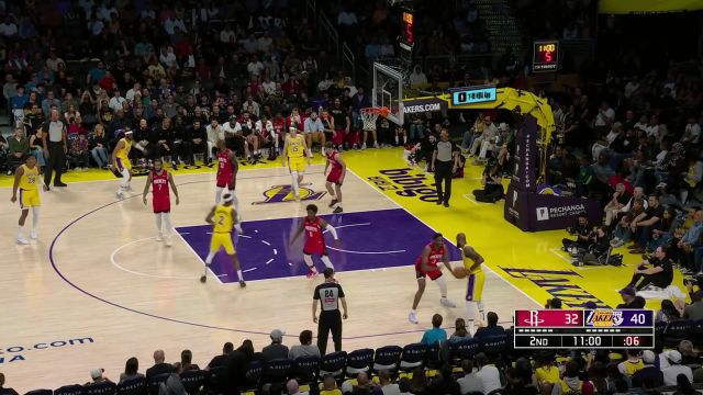 【2025年04月12日 火箭vs湖人集锦】启动加速抹过防守 詹姆斯底线突破反篮轻松打进