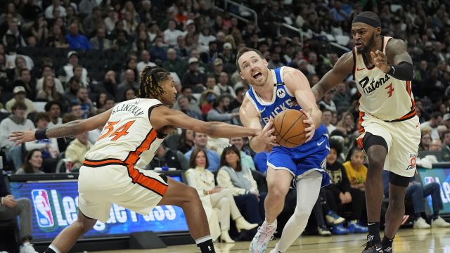 【2025年04月14日 活塞vs雄鹿集锦】活塞vs雄鹿精彩集锦 康诺顿43+11生涯新高率领雄鹿加时险胜