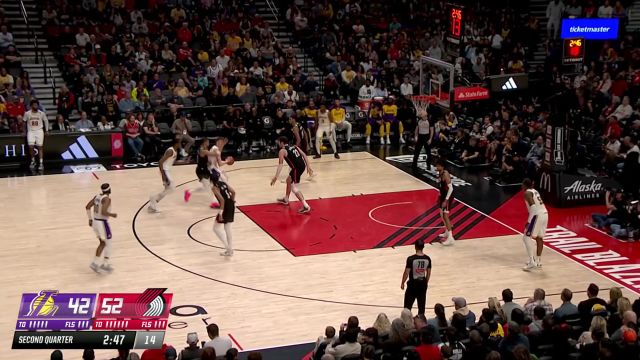 【2025年04月14日 湖人vs开拓者集锦】赛布尔机敏抄截一马当先 轻松上篮取分稳定军心