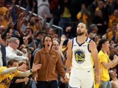 泪目！37岁库里关键10分拯救勇士：伤病困不住他，季后赛直面火箭围剿