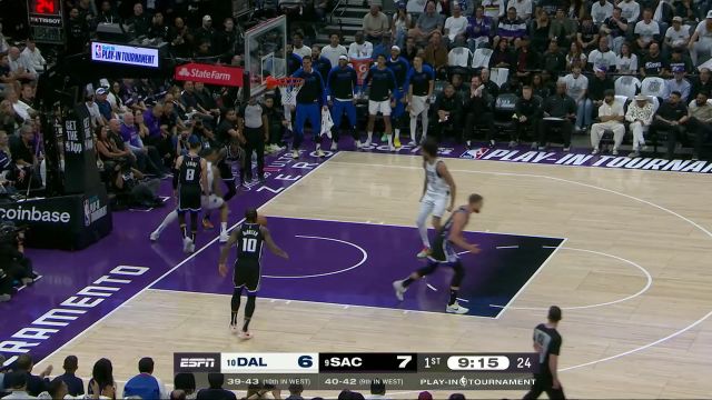 【2025年04月17日 独行侠vs国王集锦】人群之中异军突起 华盛顿篮下抢板暴扣一气呵成