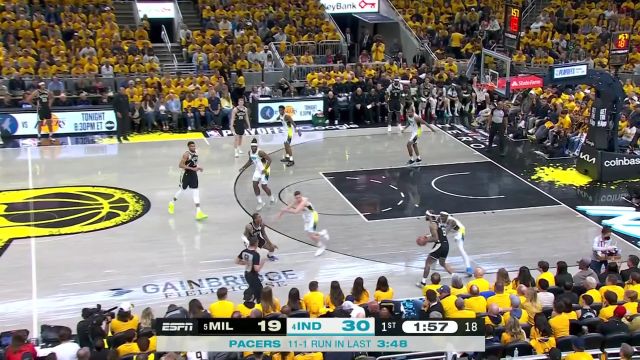 【2025年04月20日 雄鹿vs步行者集锦】分担进攻压力！小波特脚踩油门甩开防守滑翔暴扣结束得分荒