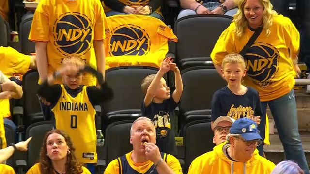 【2025年04月20日】NBA季后赛：雄鹿vs步行者G1第3节英文原声录像回放