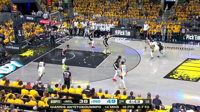 【2025年04月20日 雄鹿vs步行者集锦】内线翻江倒海 特纳接球一跃而起无视两人防守飞天暴扣