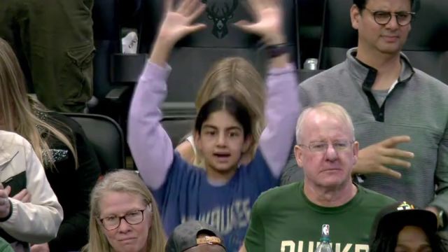 【2025年04月26日】NBA季后赛：步行者vs雄鹿G3第4节英文原声录像回放