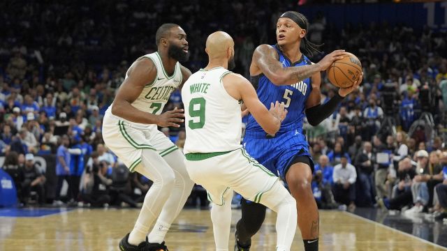 【2025年04月26日 凯尔特人vs魔术集锦】凯尔特人93-95魔术 塔图姆复出36+9瓦班合砍61分魔术险胜绿军追至1-2