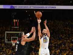 泪目！37岁库里轰36+7+9无惧围剿：手臂挂彩拦不住金州永远的神