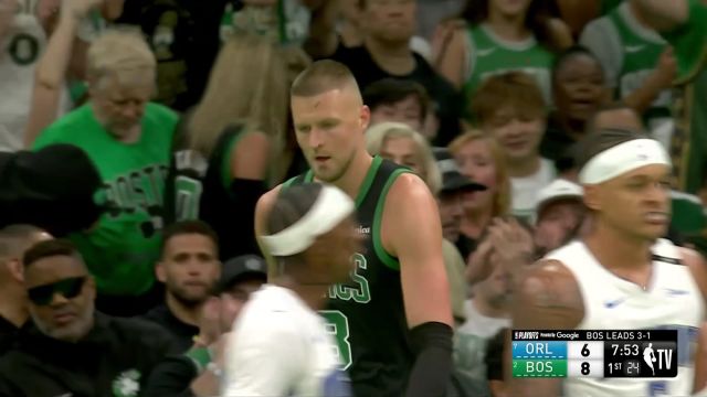 【2025年04月30日 魔术vs凯尔特人集锦】庆祝动作有点滑稽还有点可爱 波尔津吉斯空切接球漂移上篮2+1