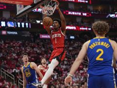NBA季后赛战报：火箭先发101分拒勇士逆转2-3 阿门25+5断库里13分