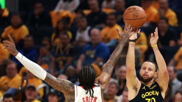 【2025年05月03日 火箭vs勇士集锦】第二组抢七！库巴空砍56分或重演16年悲剧，范乔丹近三场18记三分队史第一