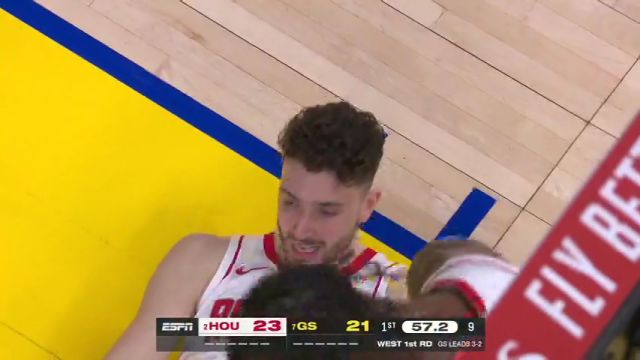 【2025年05月03日 火箭vs勇士集锦】持续上强度！库里掏球正中申京面门 后者倒地久久难起身