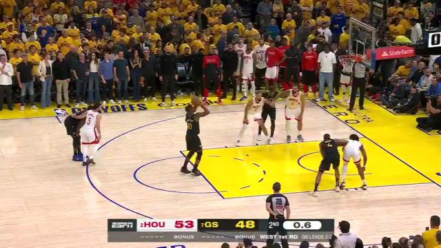 【2025年05月03日 火箭vs勇士集锦】恩爱时刻！库里提前步入通道阿耶莎俯身询问伤势