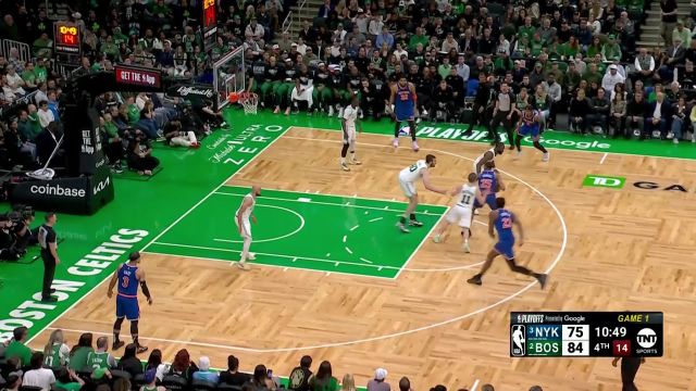 【2025年05月06日 尼克斯vs凯尔特人集锦】凯尔特人3分钟颗粒无收！尼克斯一波8-0瞬间追到1分