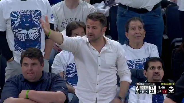 【2025年05月09日 勇士vs森林狼集锦】追梦抡肘撞翻里德 库里赶紧上前拉拽劝阻