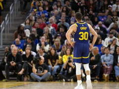 库里回应带伤复出传闻：会与医疗团队探讨带伤出战的可能性，全力争取尽快回归