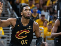 暴走！骑士米切尔系列赛场均得到41.3分6.3板6助