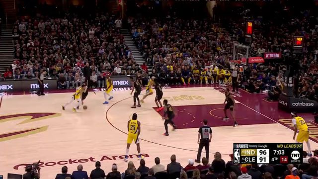 【2025年05月14日 步行者vs骑士集锦】真是久旱逢甘霖！米切尔终于命中本场个人第一记三分