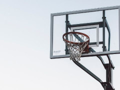 广厦队史首冠球迷喜极而泣！朱俊龙决胜三分 布朗41+9孙铭徽两双