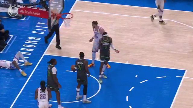 【2025年05月21日 森林狼vs雷霆集锦】年轻就是有脾气！爱德华兹将球扔在亚历山大身上直接吃T