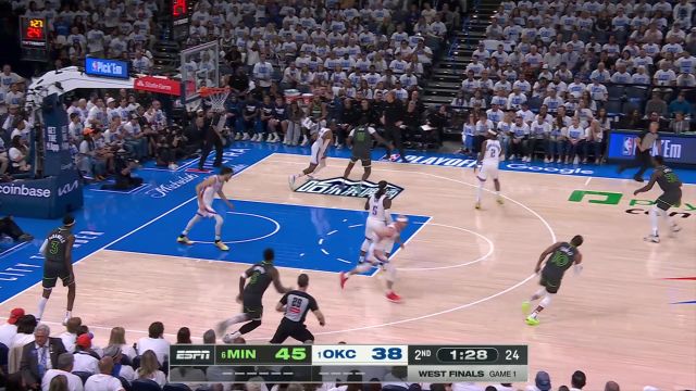 【2025年05月21日 森林狼vs雷霆集锦】亚历山大接球反击快攻 迎着三人试图造犯规裁判未响哨