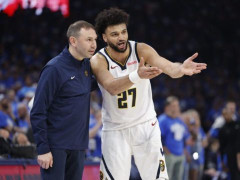 掘金官方正式宣布临时主帅小阿德尔曼达成协议，任命其为下一任正式主教练