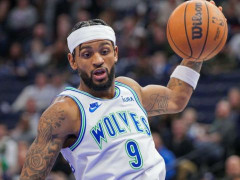 不捡漏杨瀚森了？美媒建议湖人2换1沃克：55号签为筹码 再3换1追赵四