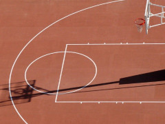 两届MVP丁彦雨航官宣恋情：一周年快乐 点赞只剩郭艾伦单身