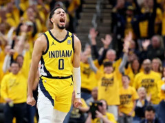 Shams：哈利伯顿右小腿拉伤后续将接受核磁共振检查，以便准确评估伤势的严重程度