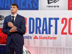 2025年NBA选秀状元弗拉格 选秀后采访：去独行侠打球可以学到很多技术我很开心