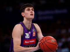 又帅又能打！勇士捡漏2米03小前锋：对抗赛两战闪耀不逊杨瀚森