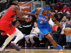 2025年常规赛MVP亚历山大的臂展是多少？