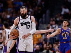 美记：瓦兰丘纳斯明早到达希娜雅典，已经口头答应加盟希腊豪门帕纳辛纳科斯队