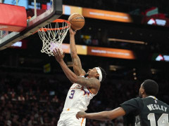 美记：太阳已启动关于比尔买断的内部讨论，比尔愿意配合太阳进行买断工作