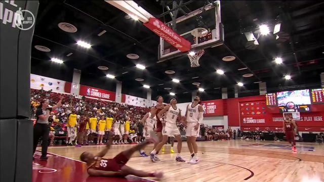 【2025年07月11日 骑士vs步行者集锦】该出手时就出手 布朗空中无惧对抗2+1稳稳收下