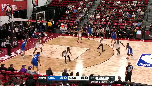 【2025年07月11日 魔术vs国王集锦】平地起惊雷！克拉切眼看上篮偏出 拉比西埃神兵天降完成惊天补扣