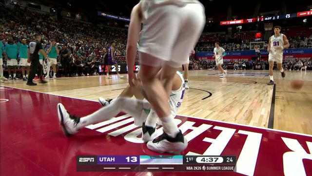 【2025年07月12日 爵士vs黄蜂集锦】乱军丛中过！辛普森极速突破无惧对抗 空中失衡出手哨响球进