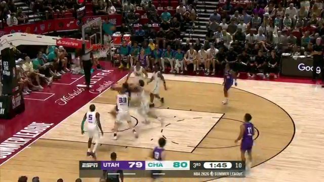 【2025年07月12日 爵士vs黄蜂集锦】射程越来越远！麦克尼利追身接球不调整 迎着防守轰进大号三分