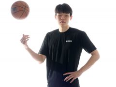 队记：杨瀚森需要大幅提升篮板能力 才能成为开拓者首发中锋