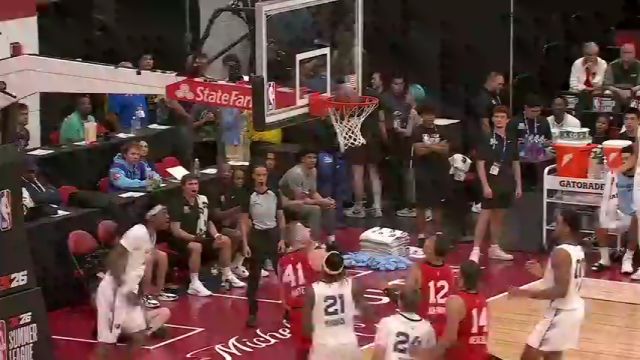 【2025年07月18日】老鹰vs灰熊第4节中文解说录像回放